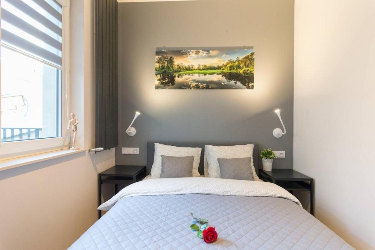 Cozy Apartment With Garden Prestigious Location Cracovie Extérieur photo